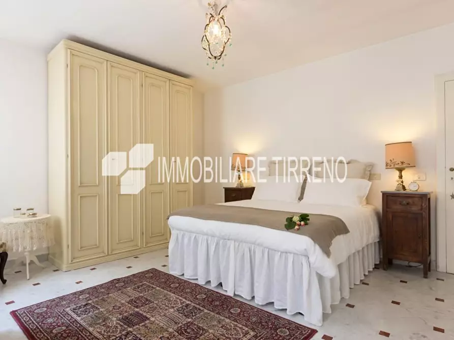 Immagine 7 di Porzione di casa in vendita  a Massa