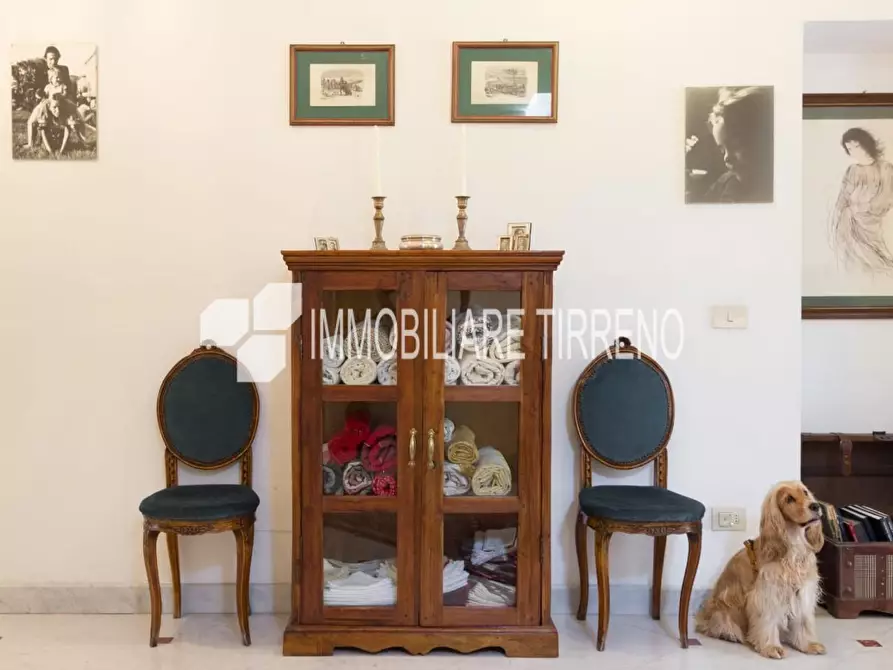 Immagine 13 di Porzione di casa in vendita  a Massa