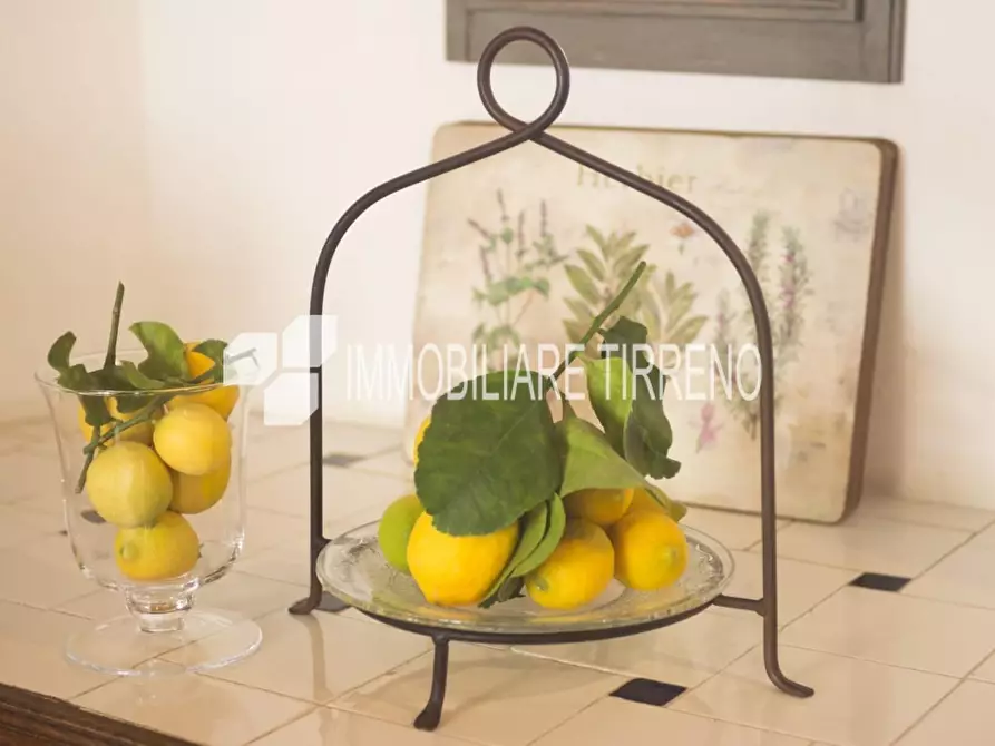 Immagine 16 di Porzione di casa in vendita  a Massa