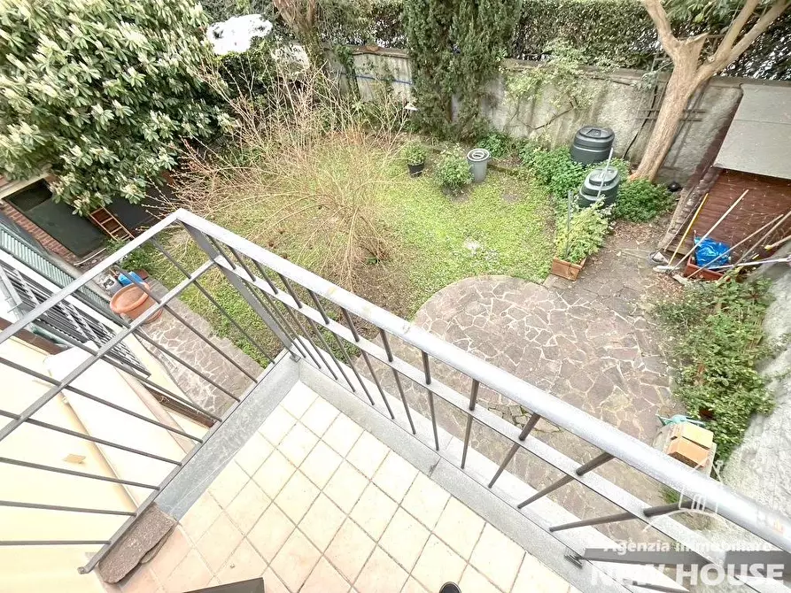 Immagine 28 di Terratetto in vendita  a Pisa