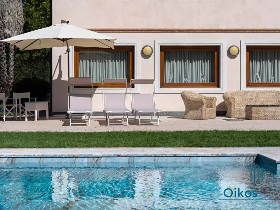 Immagine 3 di Villa in affitto  a Forte Dei Marmi