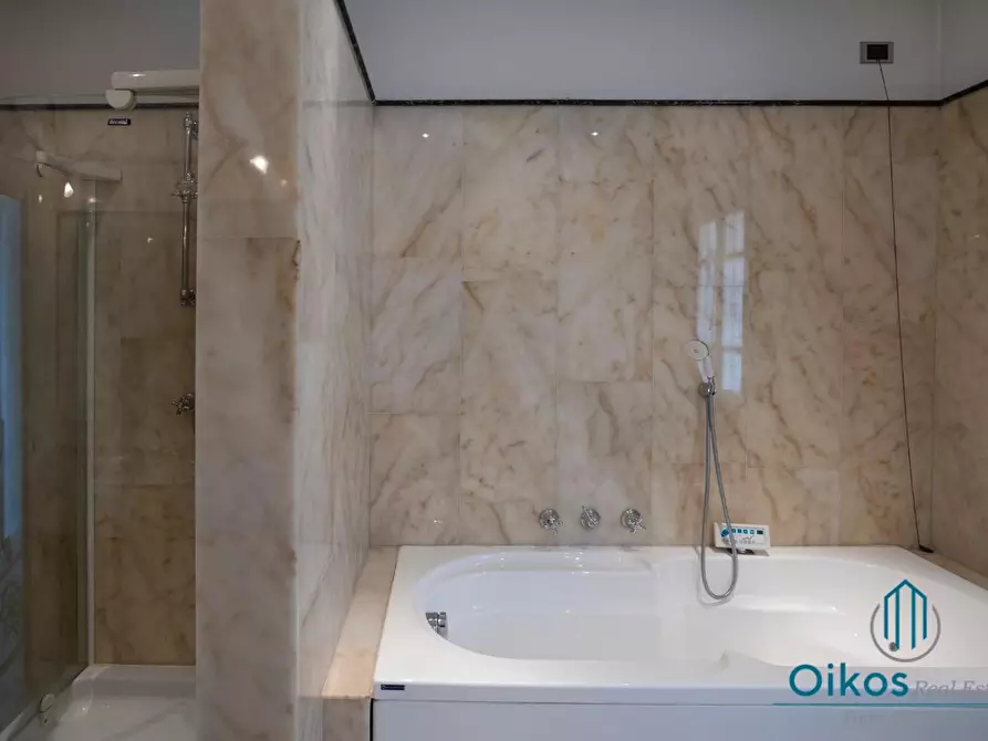 Immagine 8 di Villa in affitto  a Forte Dei Marmi