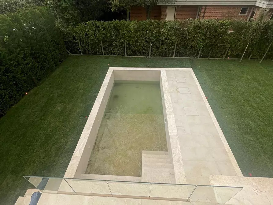 Immagine 22 di Villa in affitto  a Pietrasanta