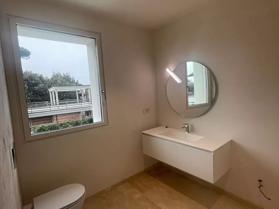 Immagine 15 di Villa in affitto  a Pietrasanta