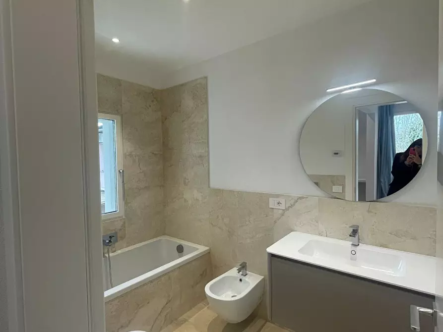 Immagine 36 di Villa in affitto  a Pietrasanta