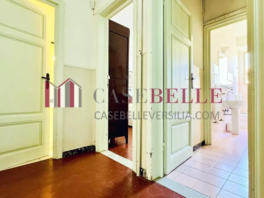 Immagine 19 di Casa indipendente in vendita  a Viareggio