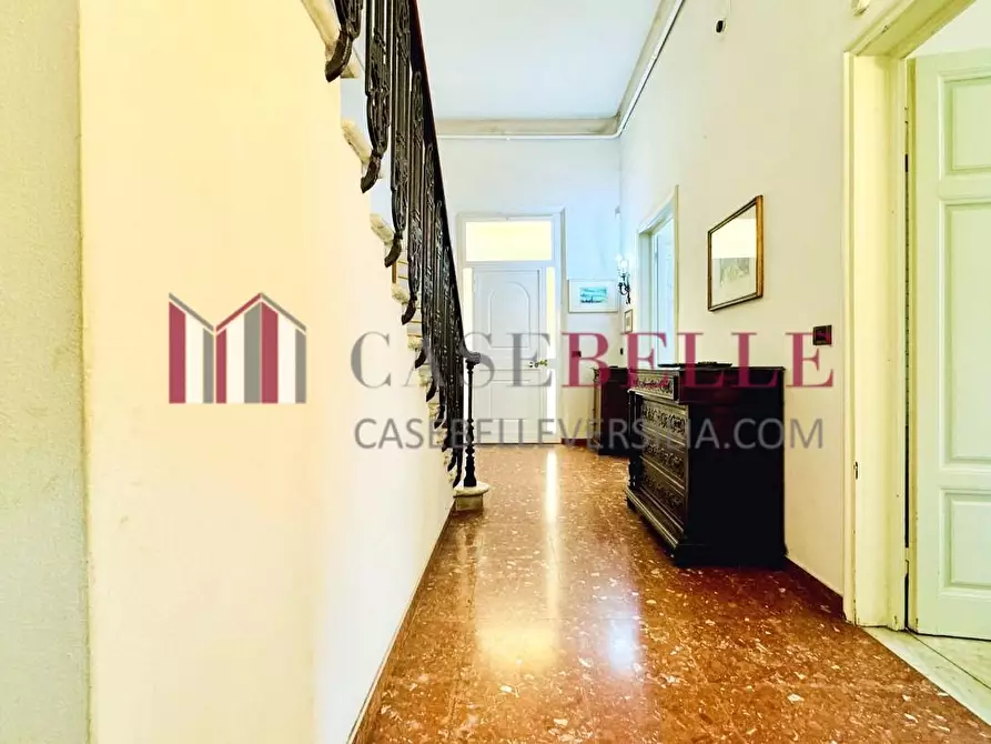 Immagine 13 di Casa indipendente in vendita  a Viareggio