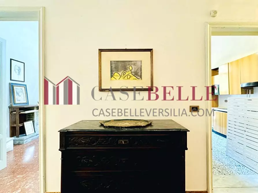 Immagine 10 di Casa indipendente in vendita  a Viareggio