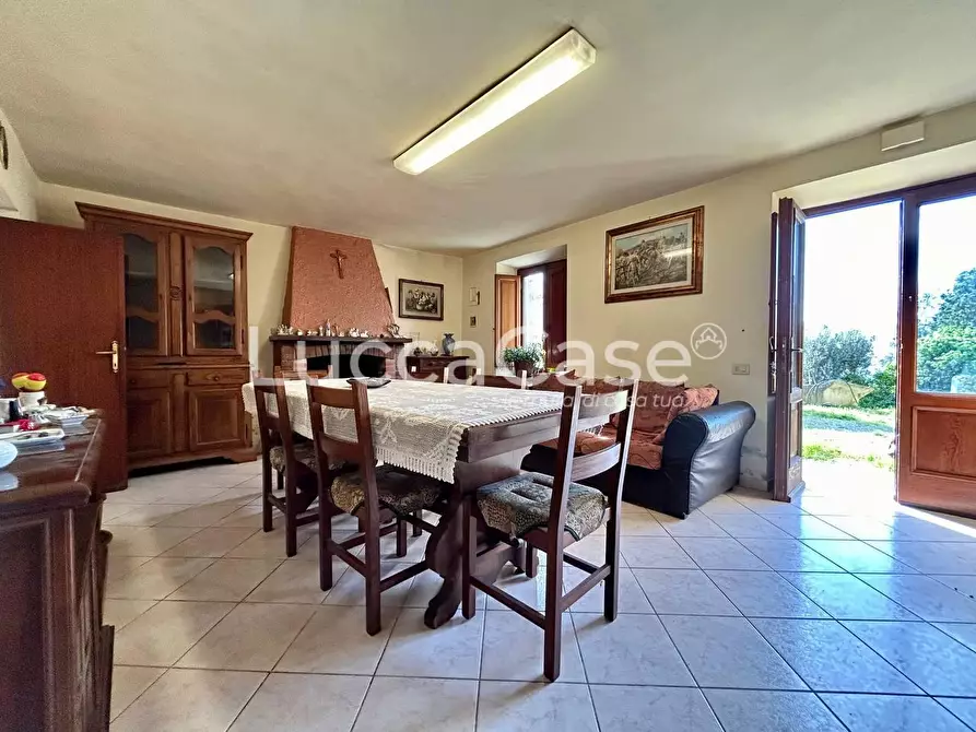 Immagine 15 di Casa indipendente in vendita  a Camaiore