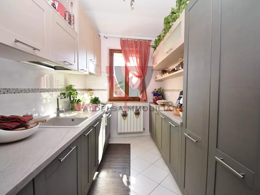 Immagine 4 di Appartamento in vendita  a Colle Di Val D'elsa