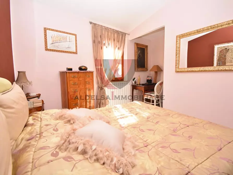 Immagine 10 di Appartamento in vendita  a Colle Di Val D'elsa