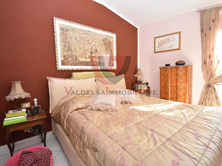 Immagine 9 di Appartamento in vendita  a Colle Di Val D'elsa