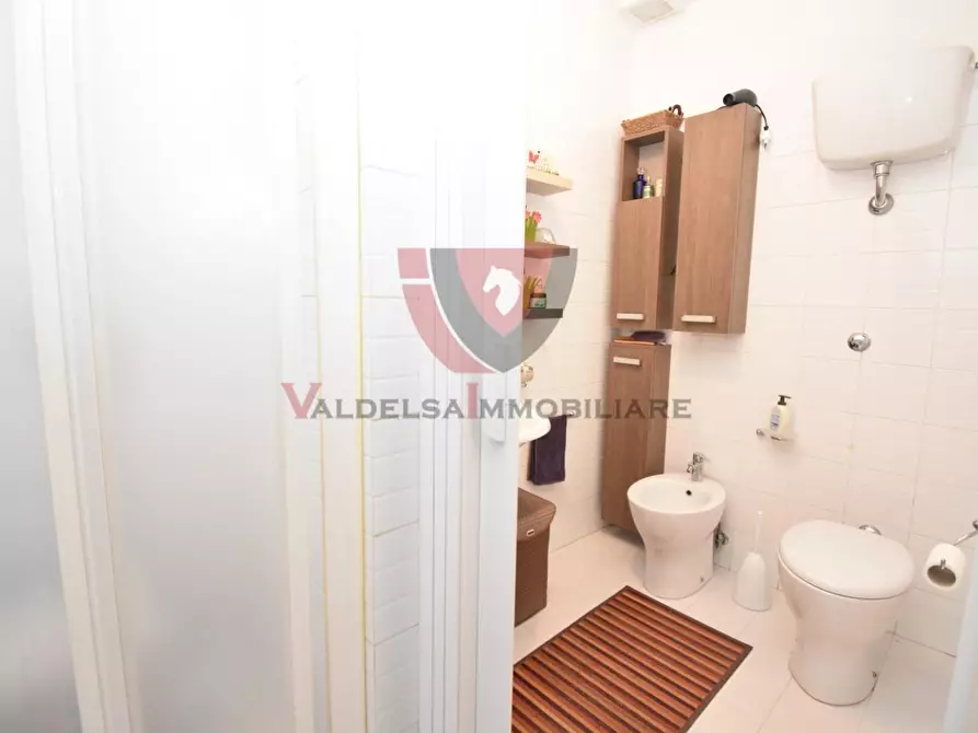 Immagine 13 di Appartamento in vendita  a Colle Di Val D'elsa