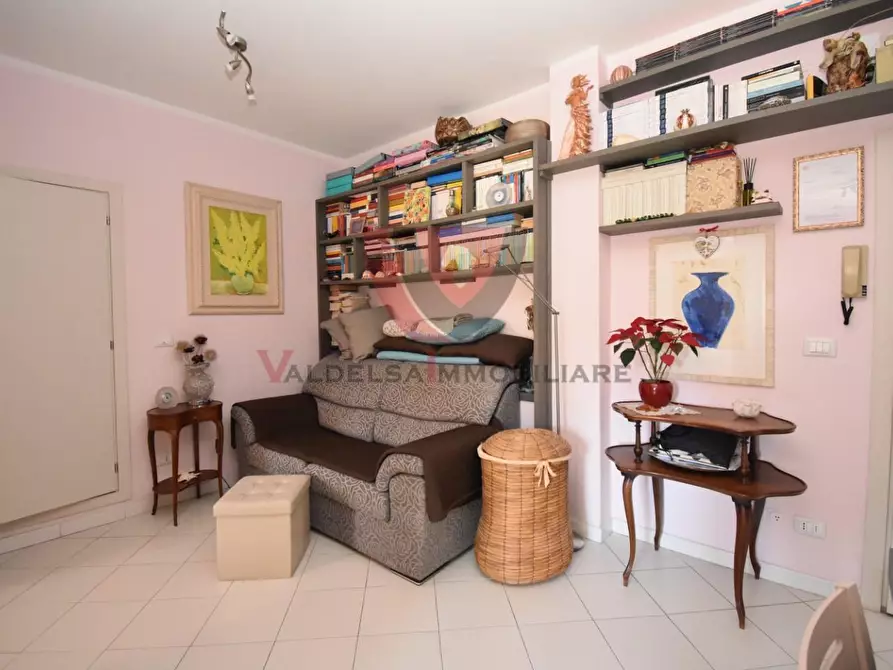 Immagine 2 di Appartamento in vendita  a Colle Di Val D'elsa