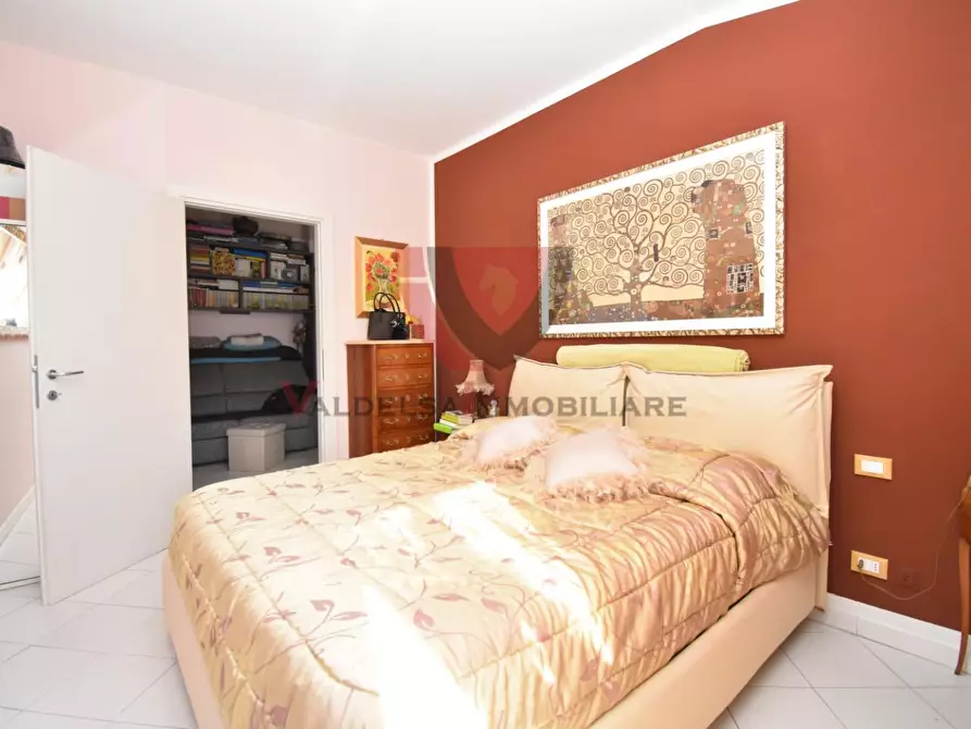 Immagine 8 di Appartamento in vendita  a Colle Di Val D'elsa