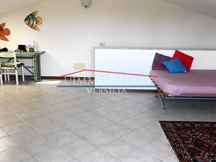 Immagine 53 di Villetta a schiera in vendita  a Montignoso