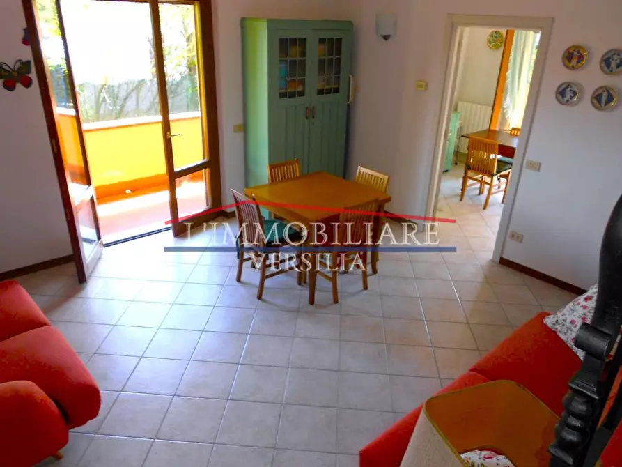 Immagine 8 di Villetta a schiera in vendita  a Montignoso