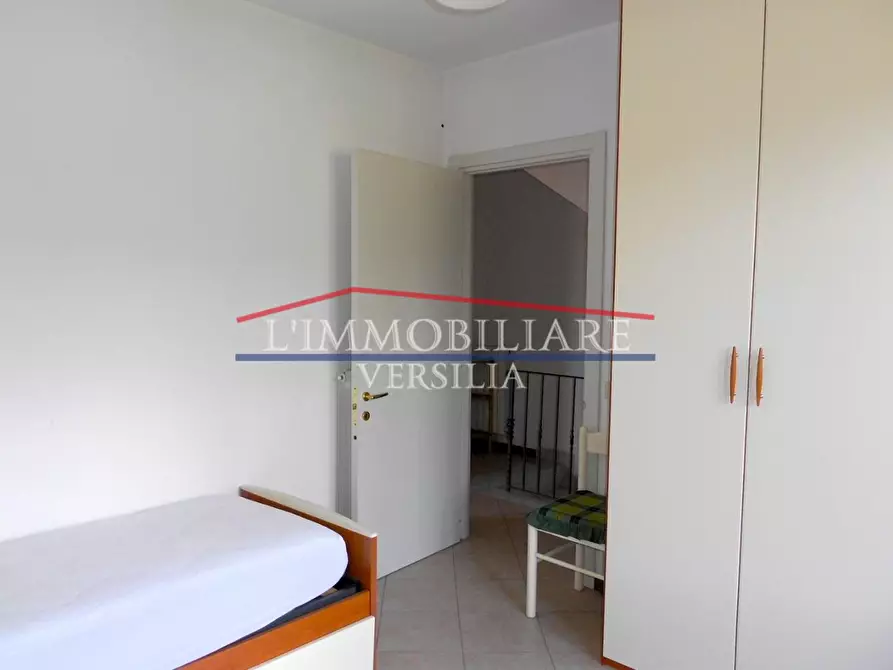 Immagine 31 di Villetta a schiera in vendita  a Montignoso