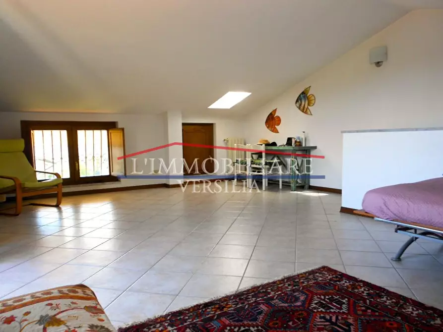 Immagine 44 di Villetta a schiera in vendita  a Montignoso