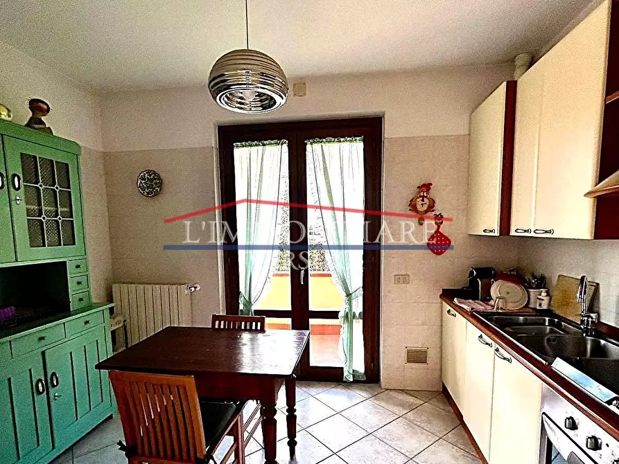 Immagine 20 di Villetta a schiera in vendita  a Montignoso