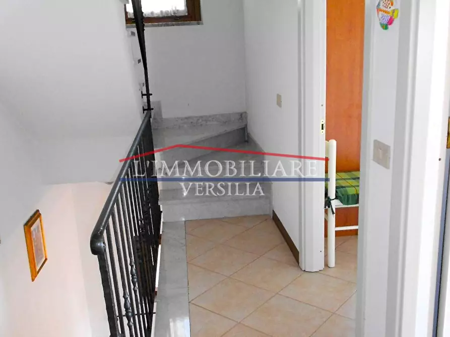 Immagine 55 di Villetta a schiera in vendita  a Montignoso