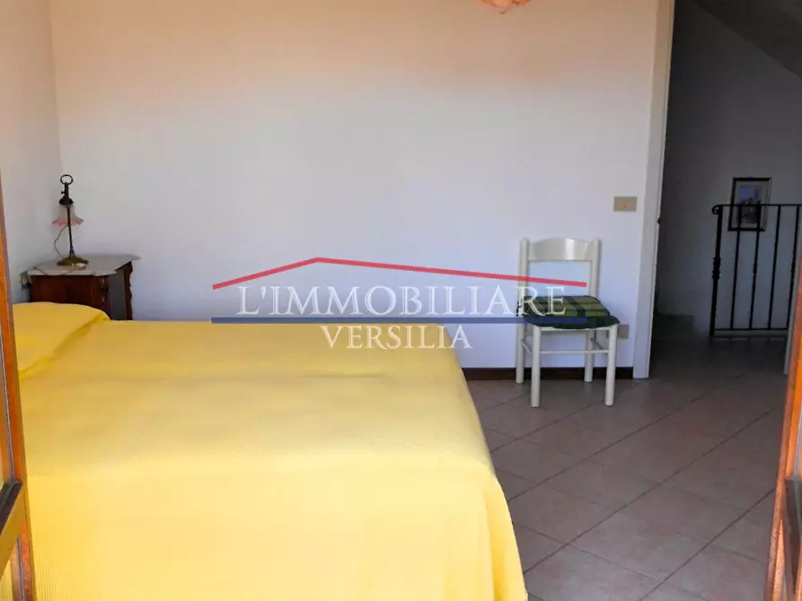 Immagine 29 di Villetta a schiera in vendita  a Montignoso