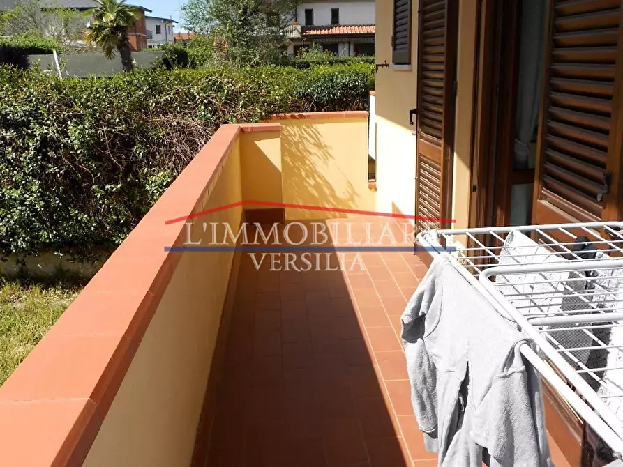 Immagine 13 di Villetta a schiera in vendita  a Montignoso