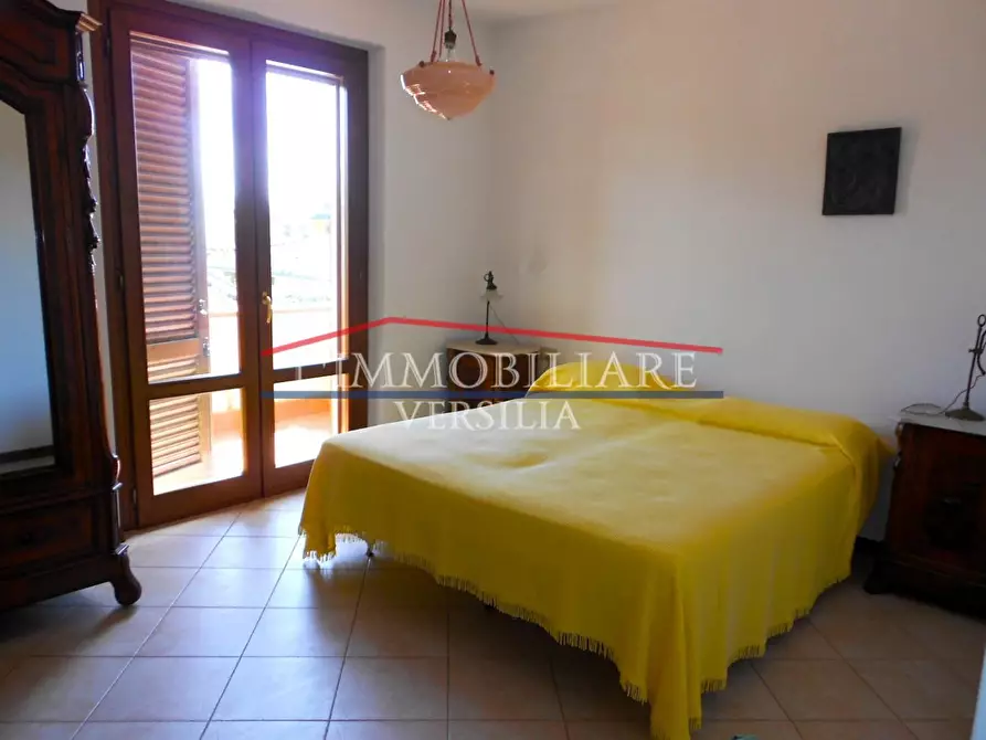 Immagine 23 di Villetta a schiera in vendita  a Montignoso