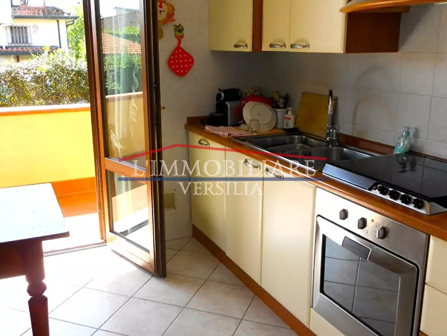 Immagine 12 di Villetta a schiera in vendita  a Montignoso