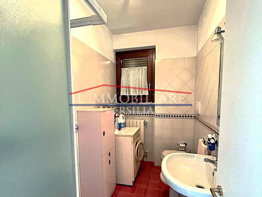 Immagine 18 di Villetta a schiera in vendita  a Montignoso