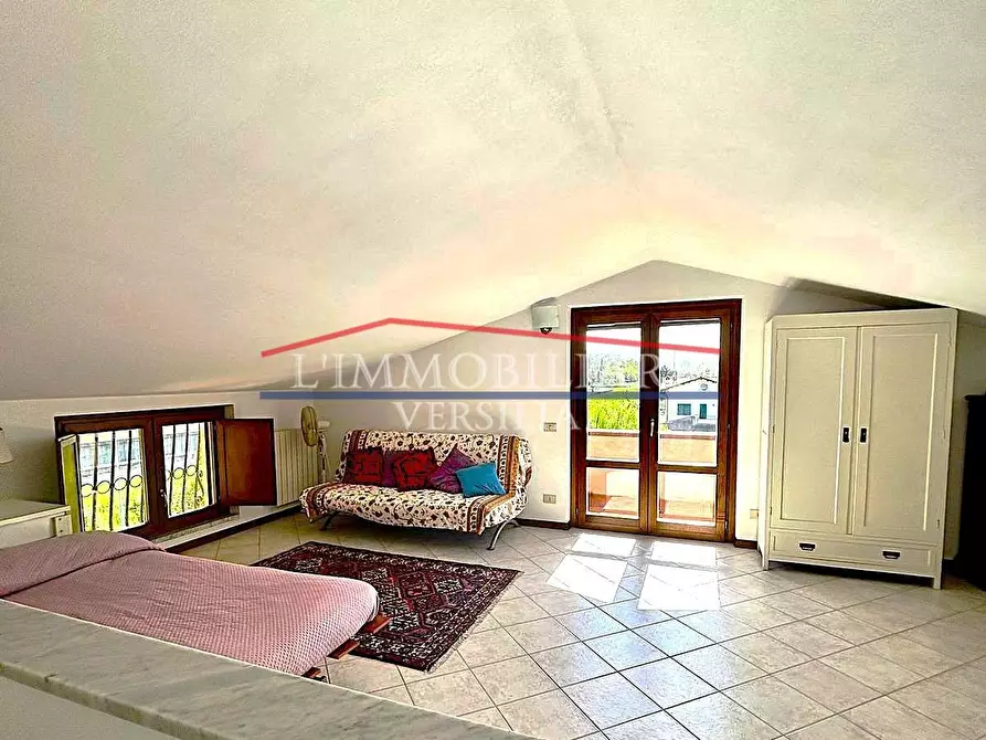 Immagine 50 di Villetta a schiera in vendita  a Montignoso