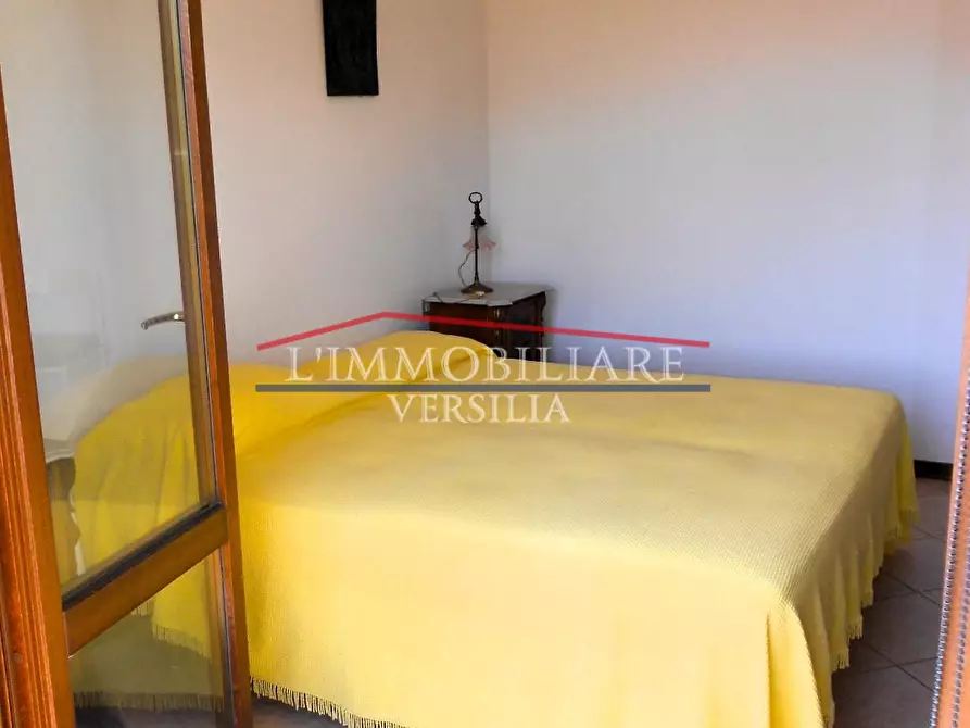 Immagine 28 di Villetta a schiera in vendita  a Montignoso