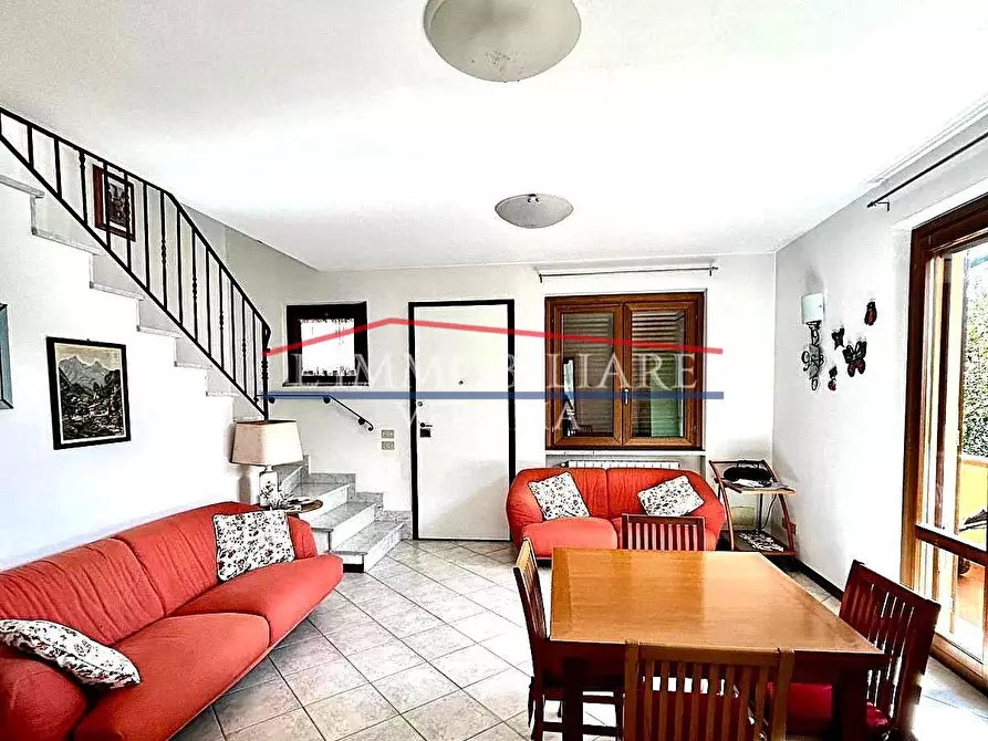 Immagine 15 di Villetta a schiera in vendita  a Montignoso