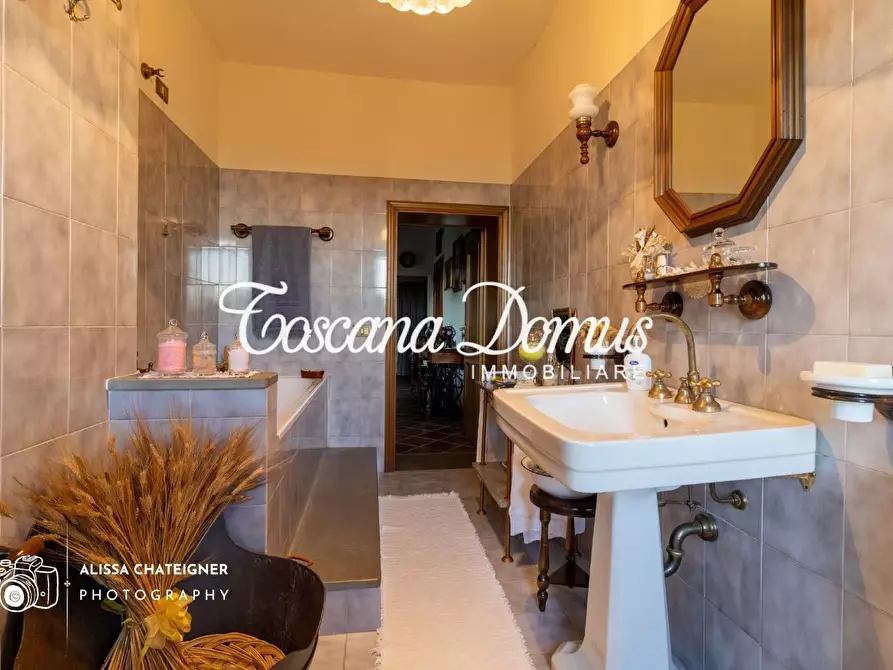 Immagine 34 di Casa colonica in vendita  a Monteriggioni