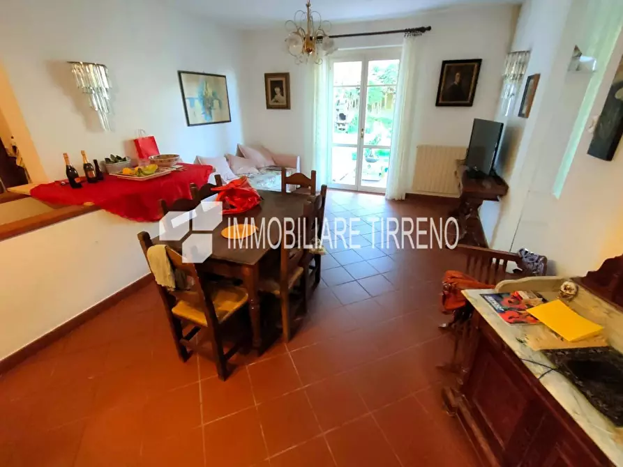 Immagine 3 di Appartamento in vendita  a Massa