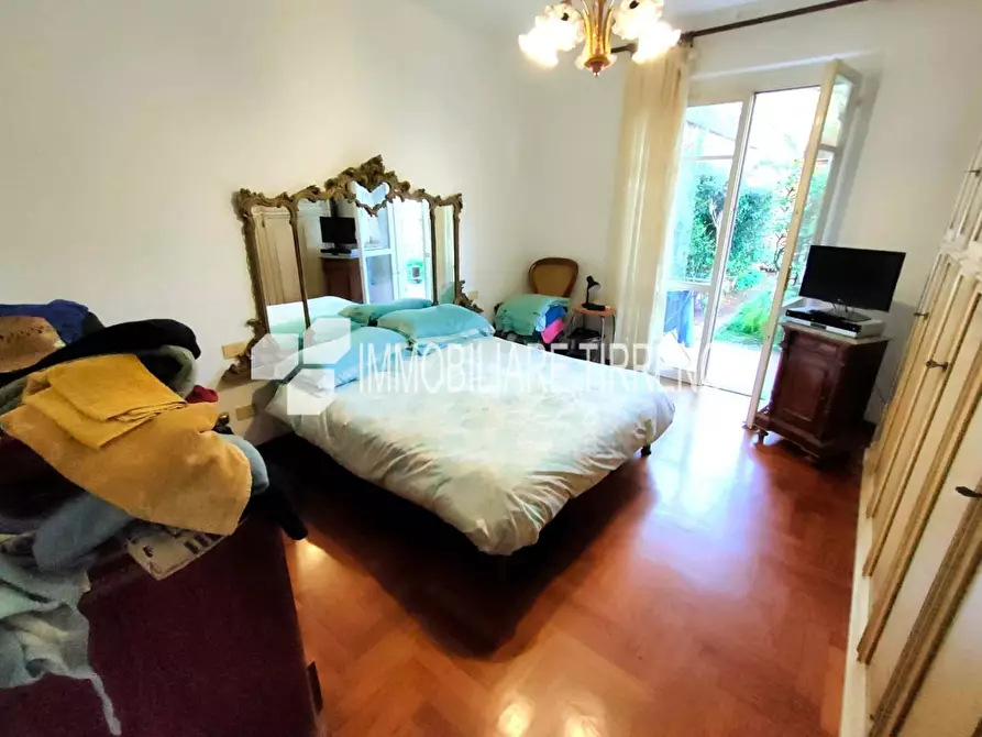 Immagine 6 di Appartamento in vendita  a Massa