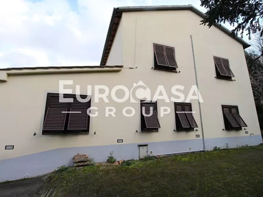 Immagine 6 di Villa in vendita  a Lucca