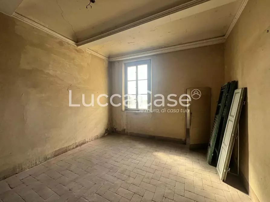 Immagine 18 di Mansarda in vendita  a Lucca