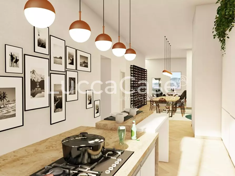 Immagine 65 di Mansarda in vendita  a Lucca