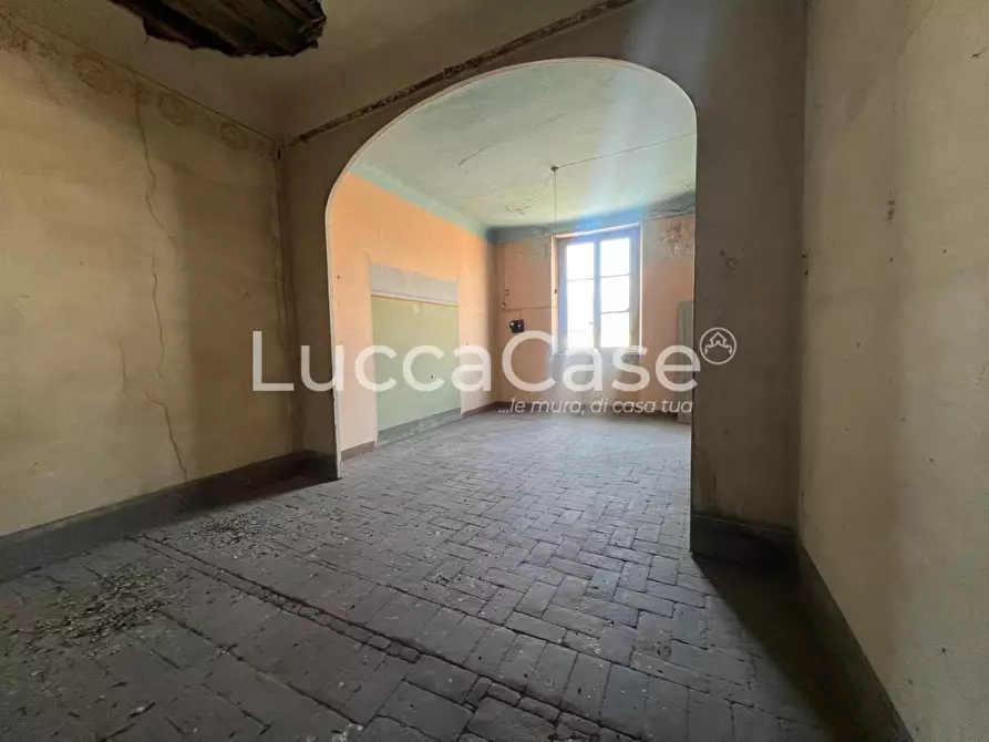 Immagine 59 di Mansarda in vendita  a Lucca