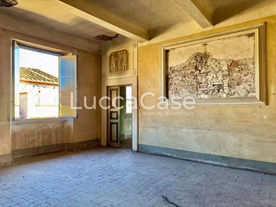 Immagine 35 di Mansarda in vendita  a Lucca