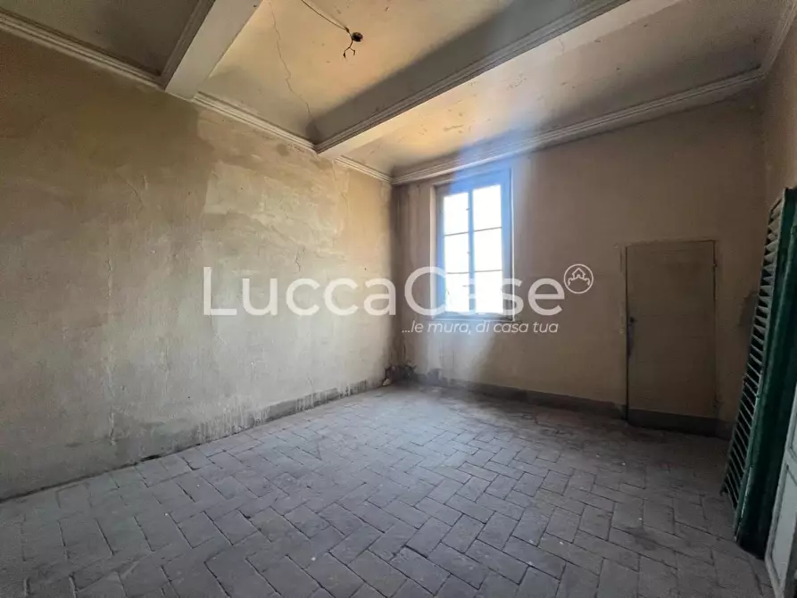 Immagine 69 di Mansarda in vendita  a Lucca