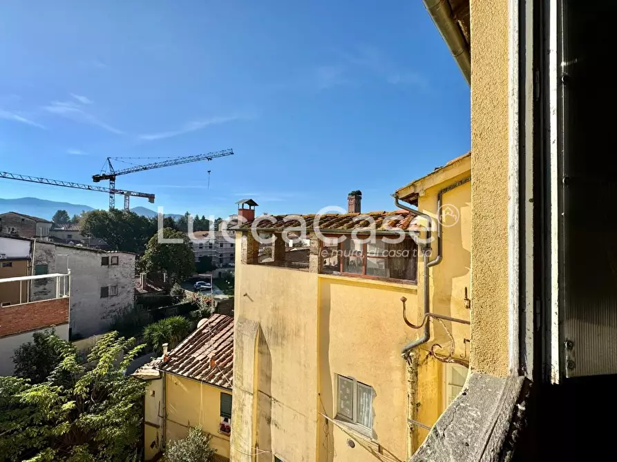 Immagine 32 di Mansarda in vendita  a Lucca