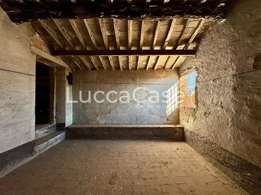 Immagine 39 di Mansarda in vendita  a Lucca