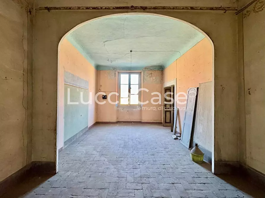 Immagine 28 di Mansarda in vendita  a Lucca