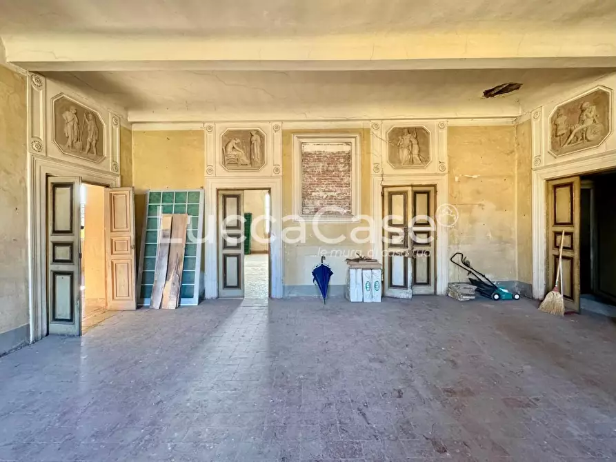 Immagine 29 di Mansarda in vendita  a Lucca