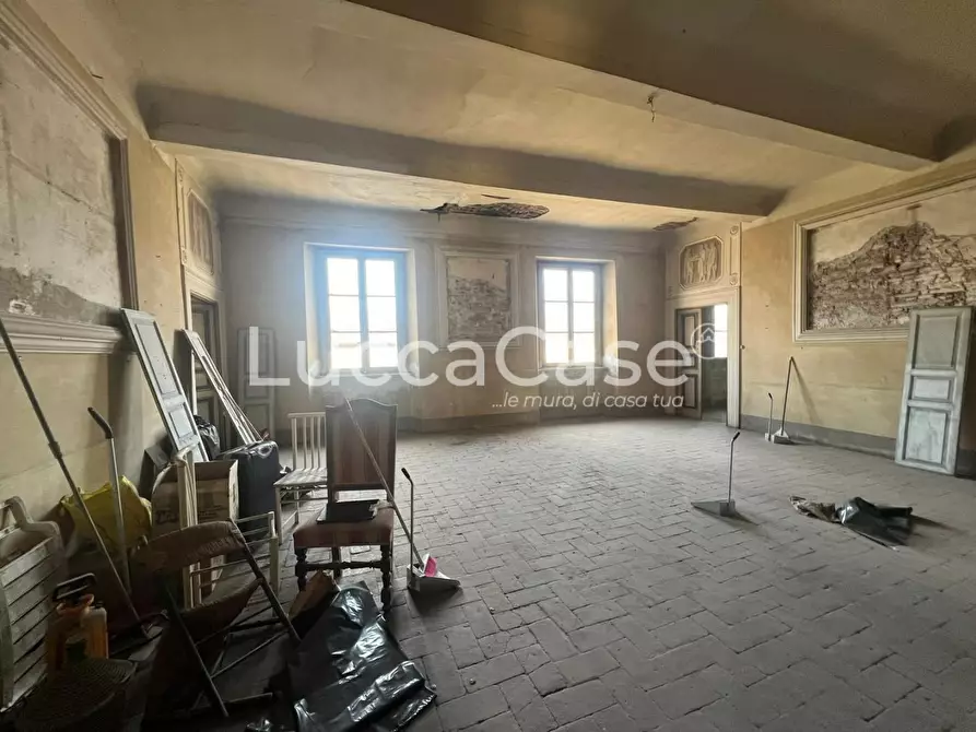 Immagine 21 di Mansarda in vendita  a Lucca