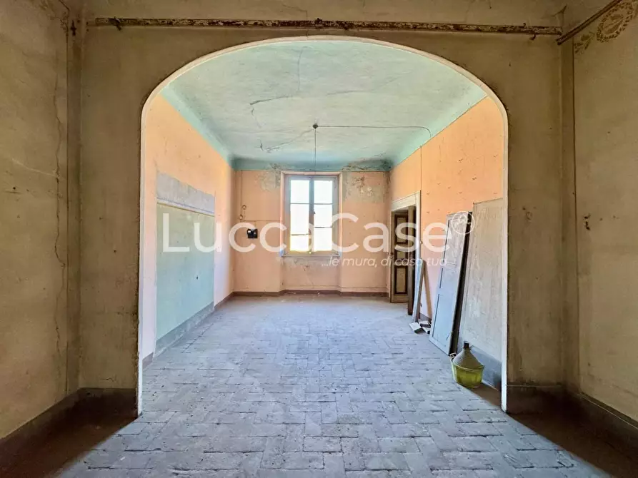 Immagine 27 di Mansarda in vendita  a Lucca