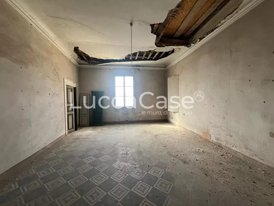 Immagine 17 di Mansarda in vendita  a Lucca