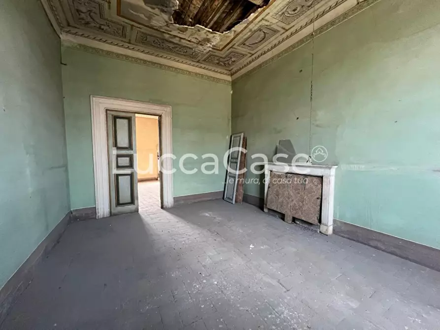 Immagine 22 di Mansarda in vendita  a Lucca